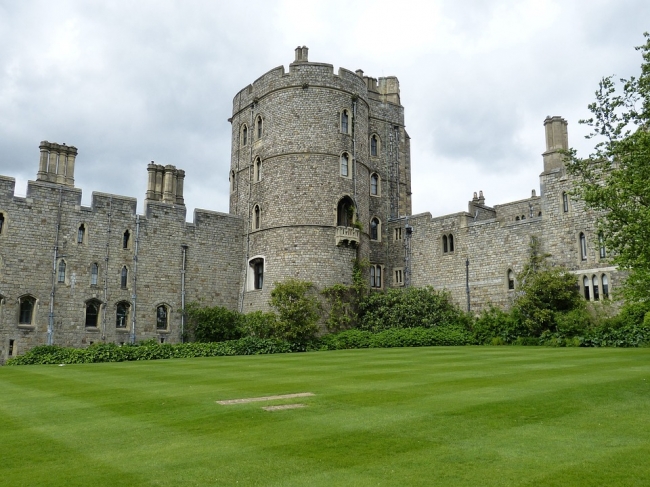 CASTILLO Y PUEBLO DE WINDSOR (6.5Hrs)